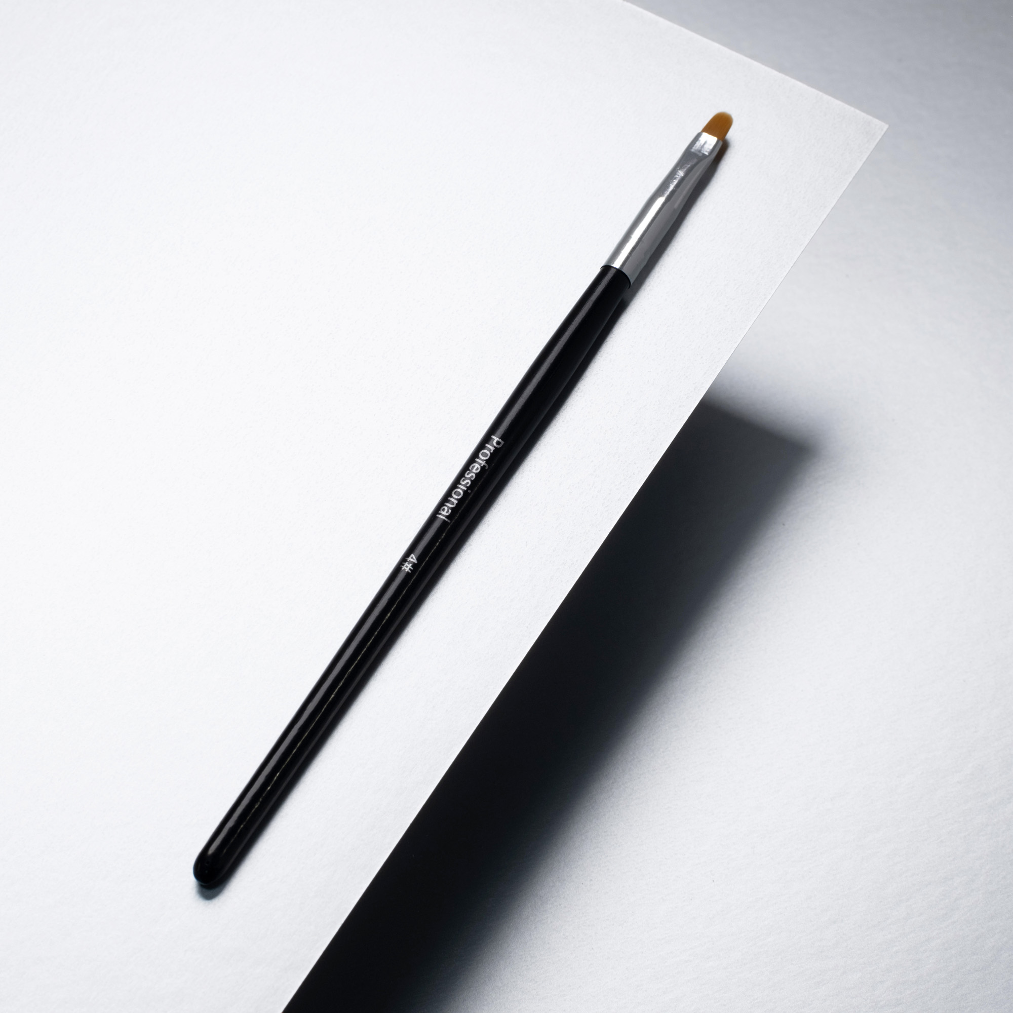 Pędzelek do żelu drewniany okrągły #4 Professional Pędzelek do żelu drewniany okrągły #4 Professional