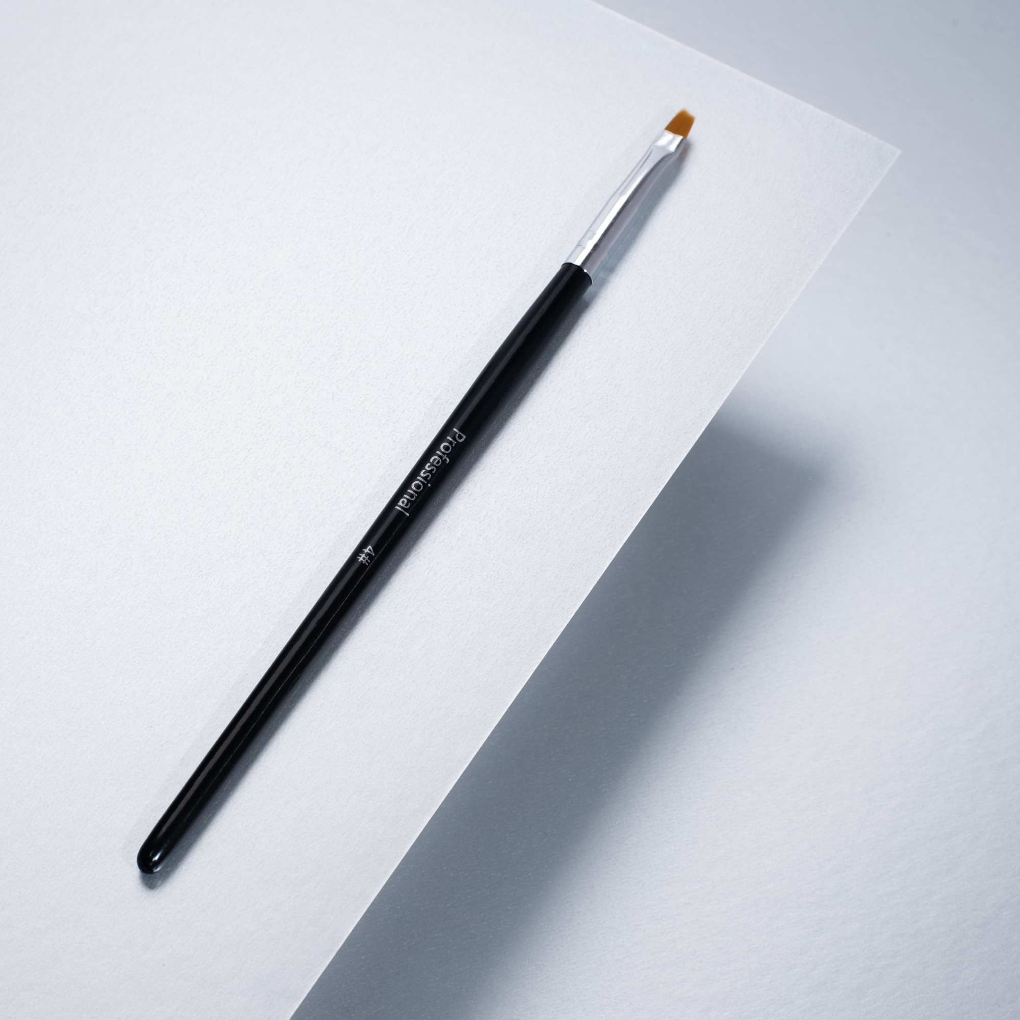 Pędzelek do żelu drewniany skośny #4 Professional Pędzelek do żelu drewniany skośny #4 Professional